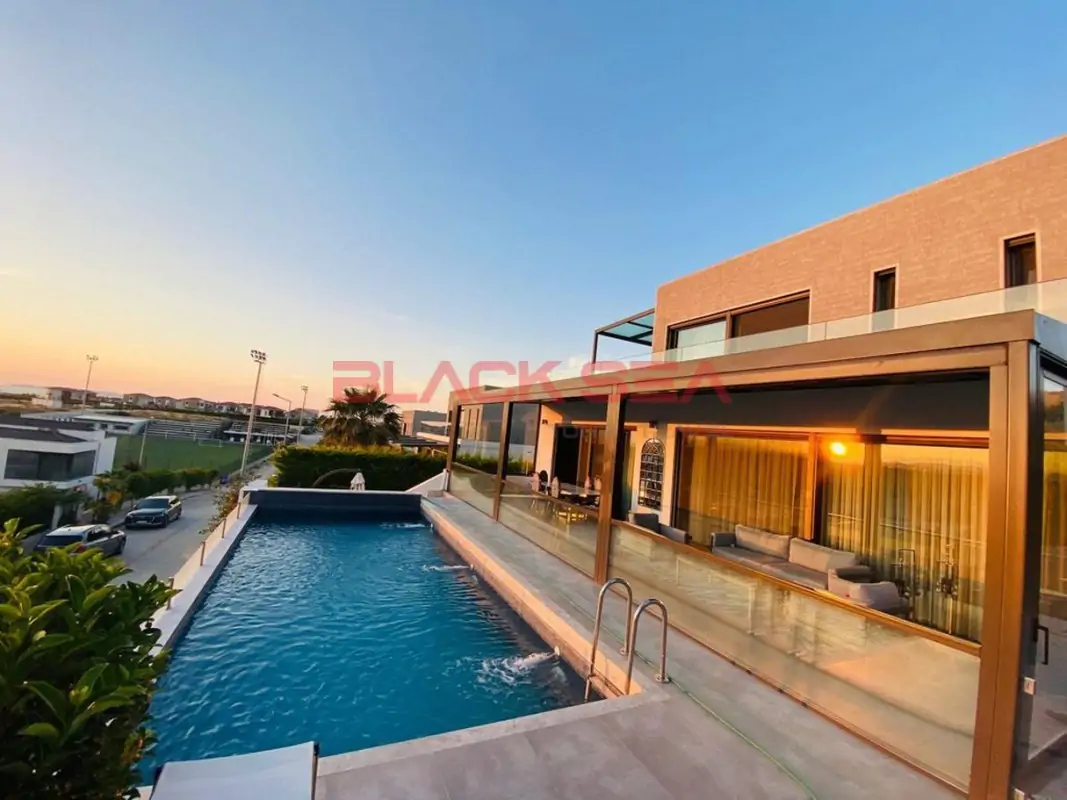  6+1 Luxury Holiday Villa in Cesme Ayayorgi Area